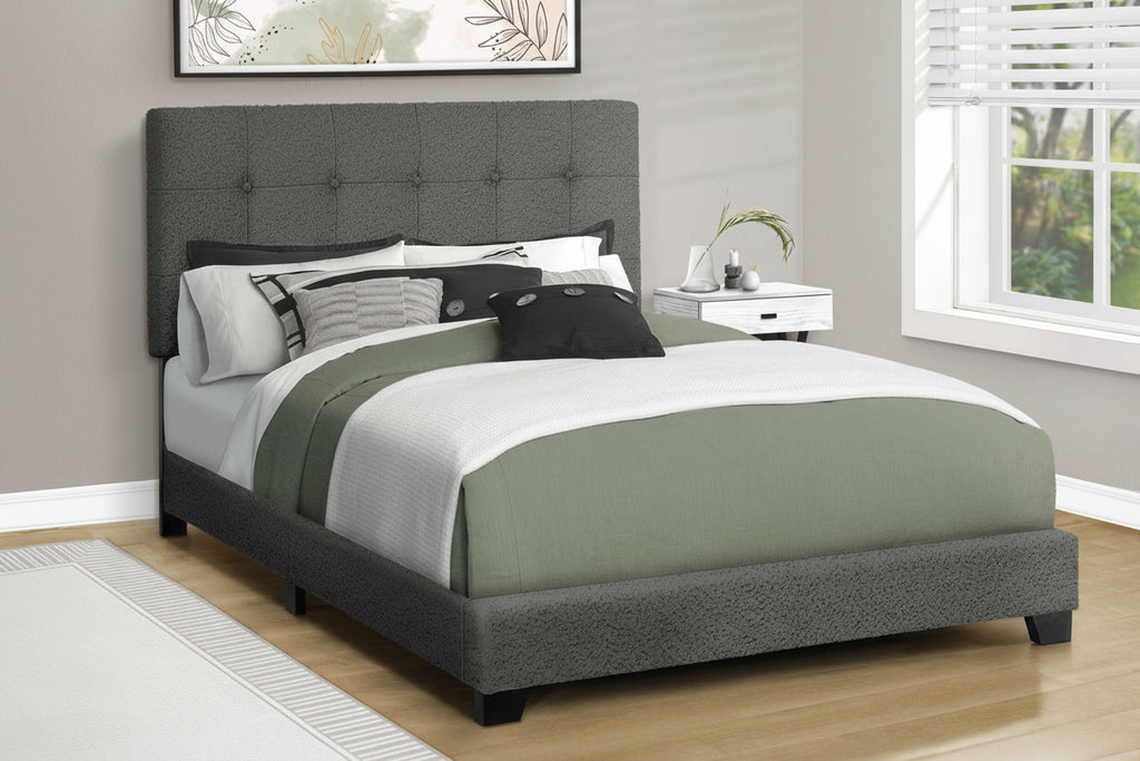 Meuble Divino boucle upholstered bed frame with button-tufted headboard, showcasing plush fabric and elegant design.