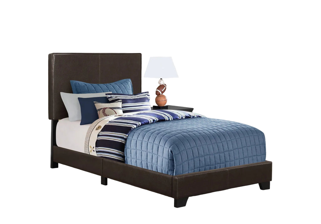 Single bed with PU leather upholstery from Meuble Divino, featuring a modern design and clean lines.