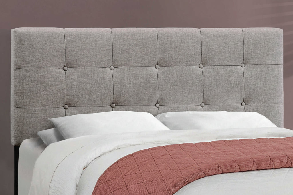 Grey linen Queen upholstered platform bed frame with tufted headboard by Meuble Divino, showcasing its stylish and comfortable design.