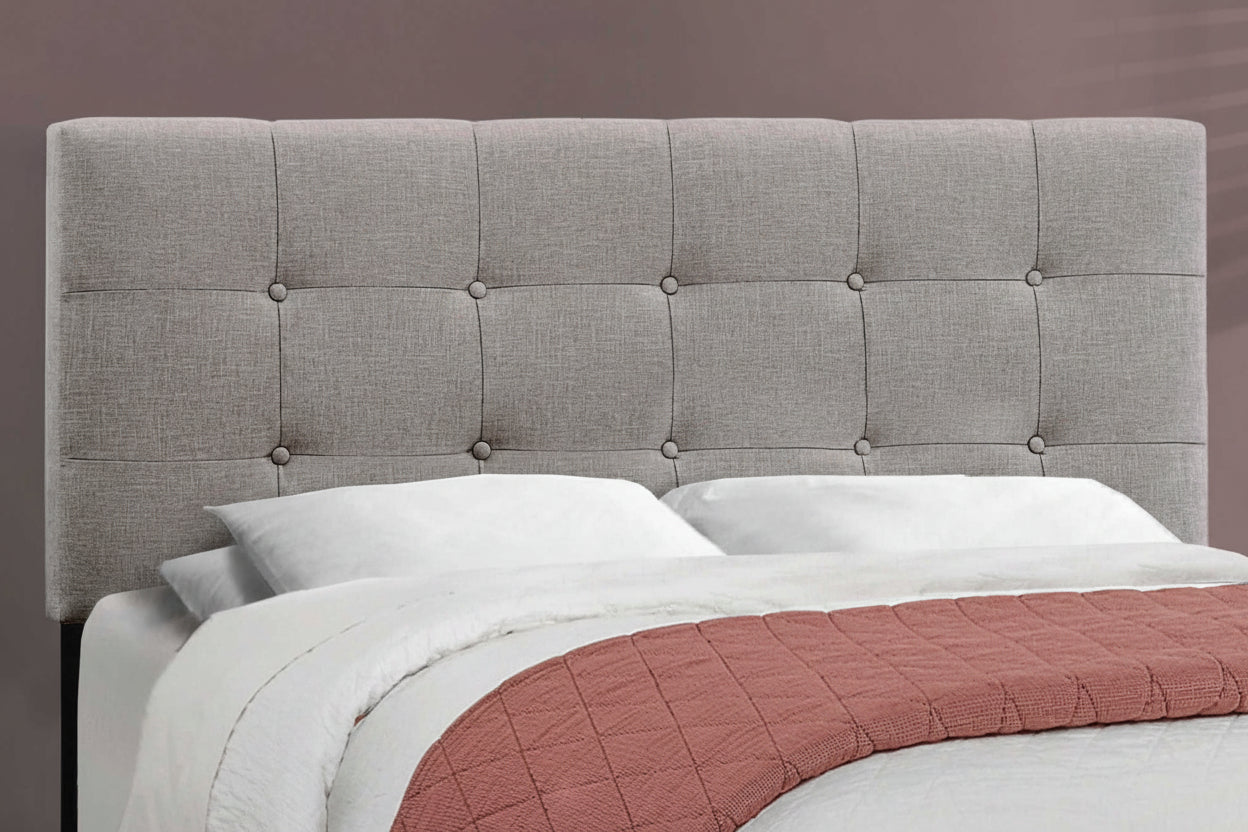 Grey linen Queen upholstered platform bed frame with tufted headboard by Meuble Divino, showcasing its stylish and comfortable design.