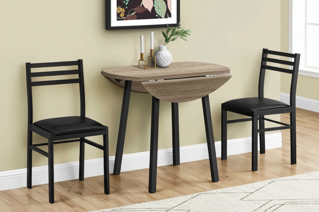 Three-piece Handy Drop dining set by MTL Meubles et Matelas, featuring a modern dining table and matching chairs.