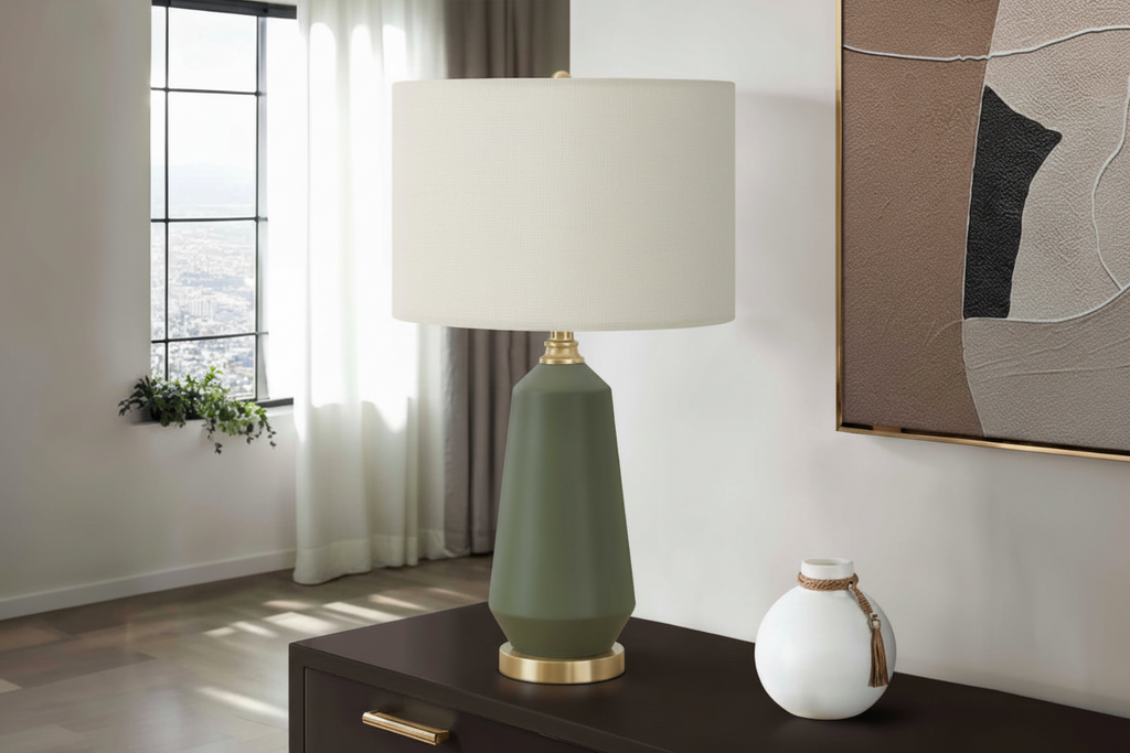Lampe de table moderne de 66 cm en céramique verte avec abat-jour en lin ivoire et éclairage à 3 intensités